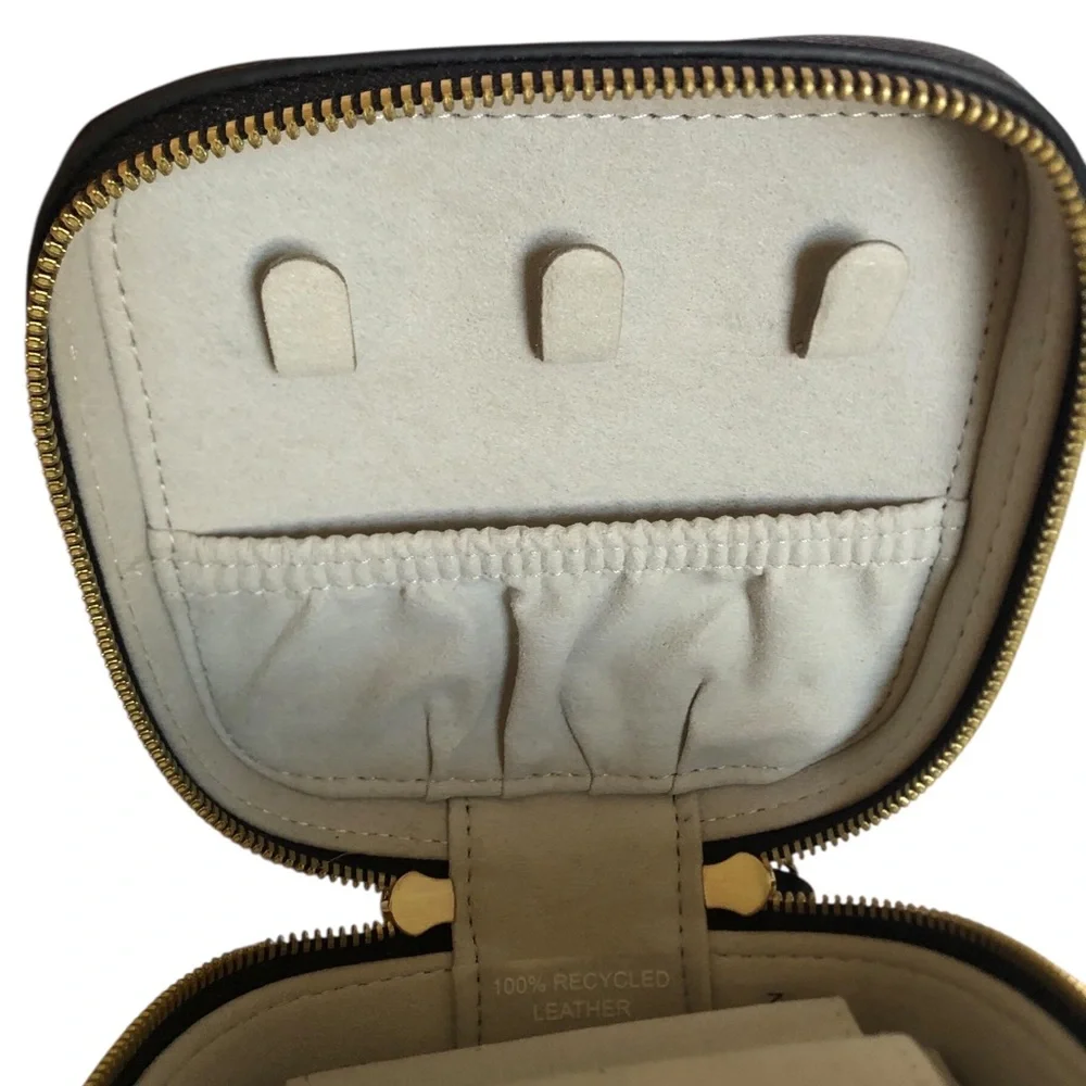Truffle Black Leather Privacy Travel Jewelry Case New with Tag